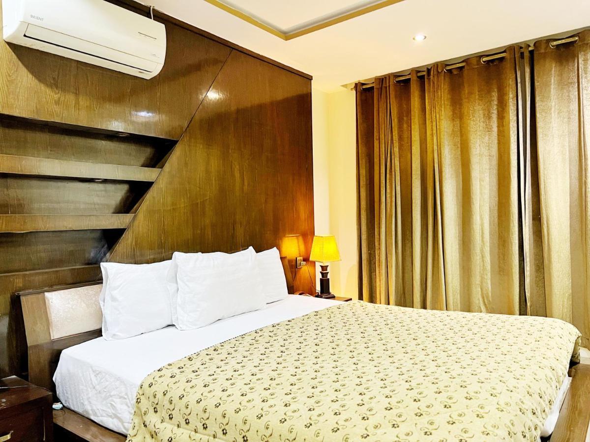 Bling Hotel International Multan Exterior foto