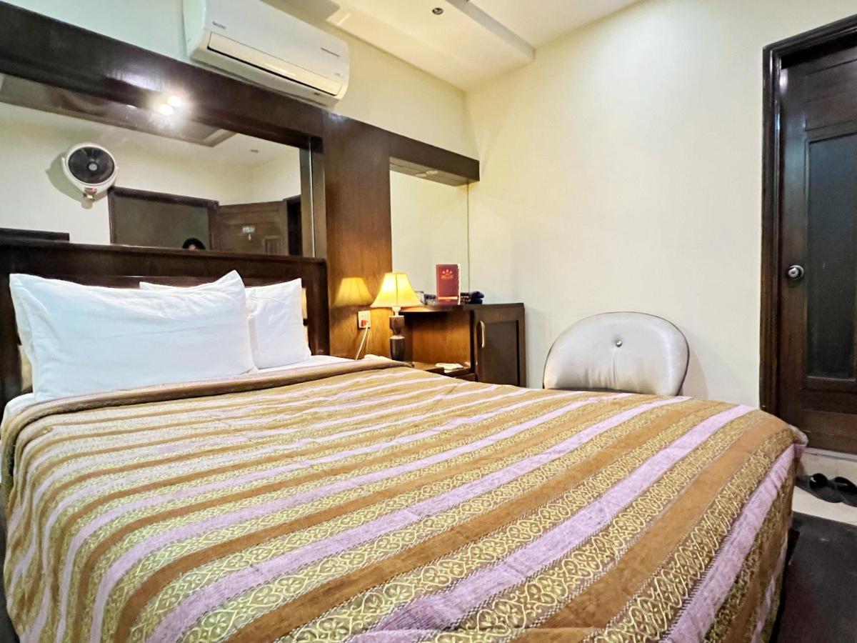 Bling Hotel International Multan Exterior foto